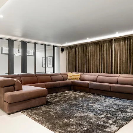 Casa Lily Luxury Cinema & Garden *