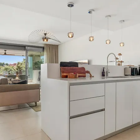 Casa Lily Luxury Cinema & Garden Lejlighed Marbella